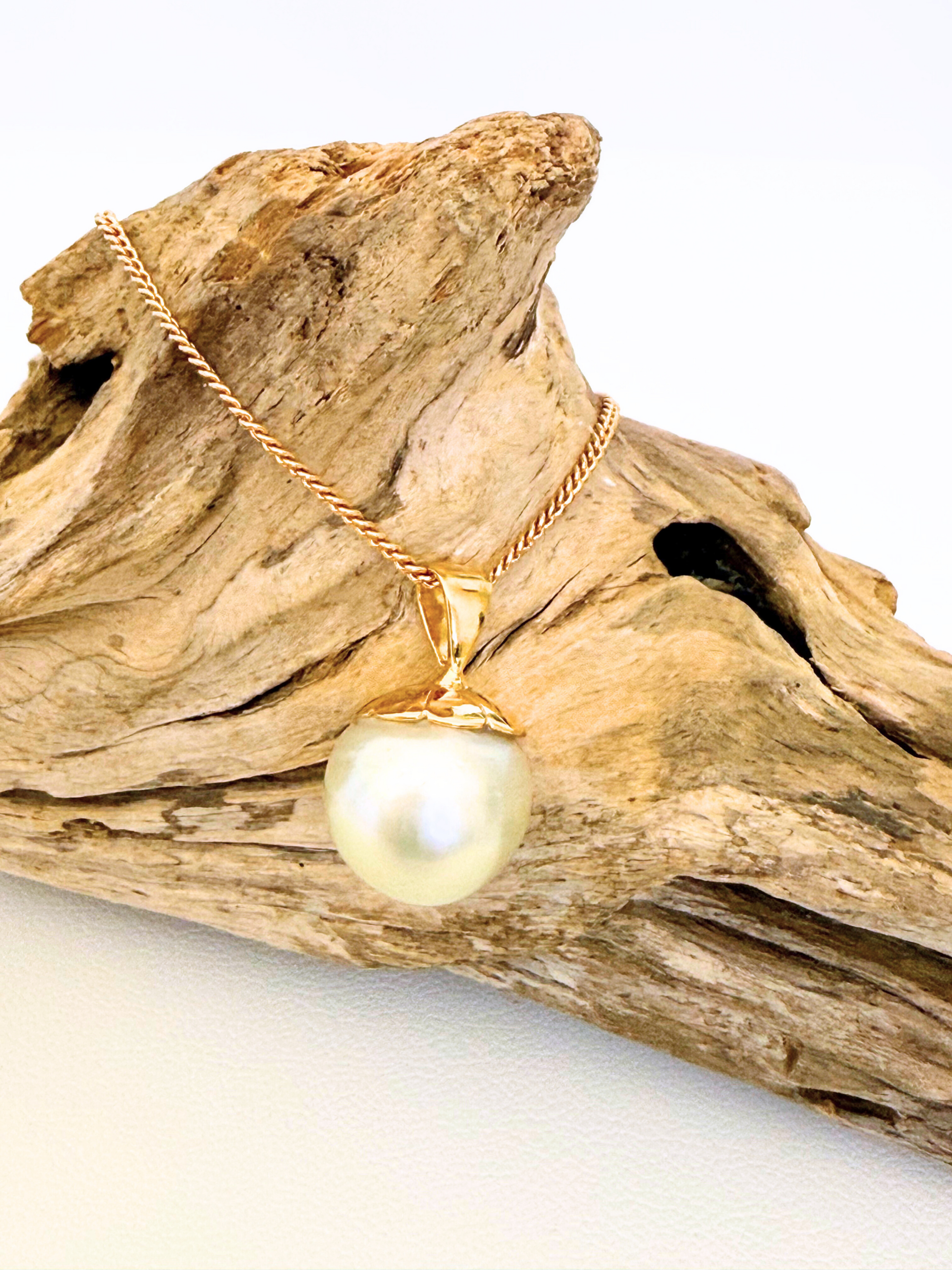 June Birthstone - Pearl