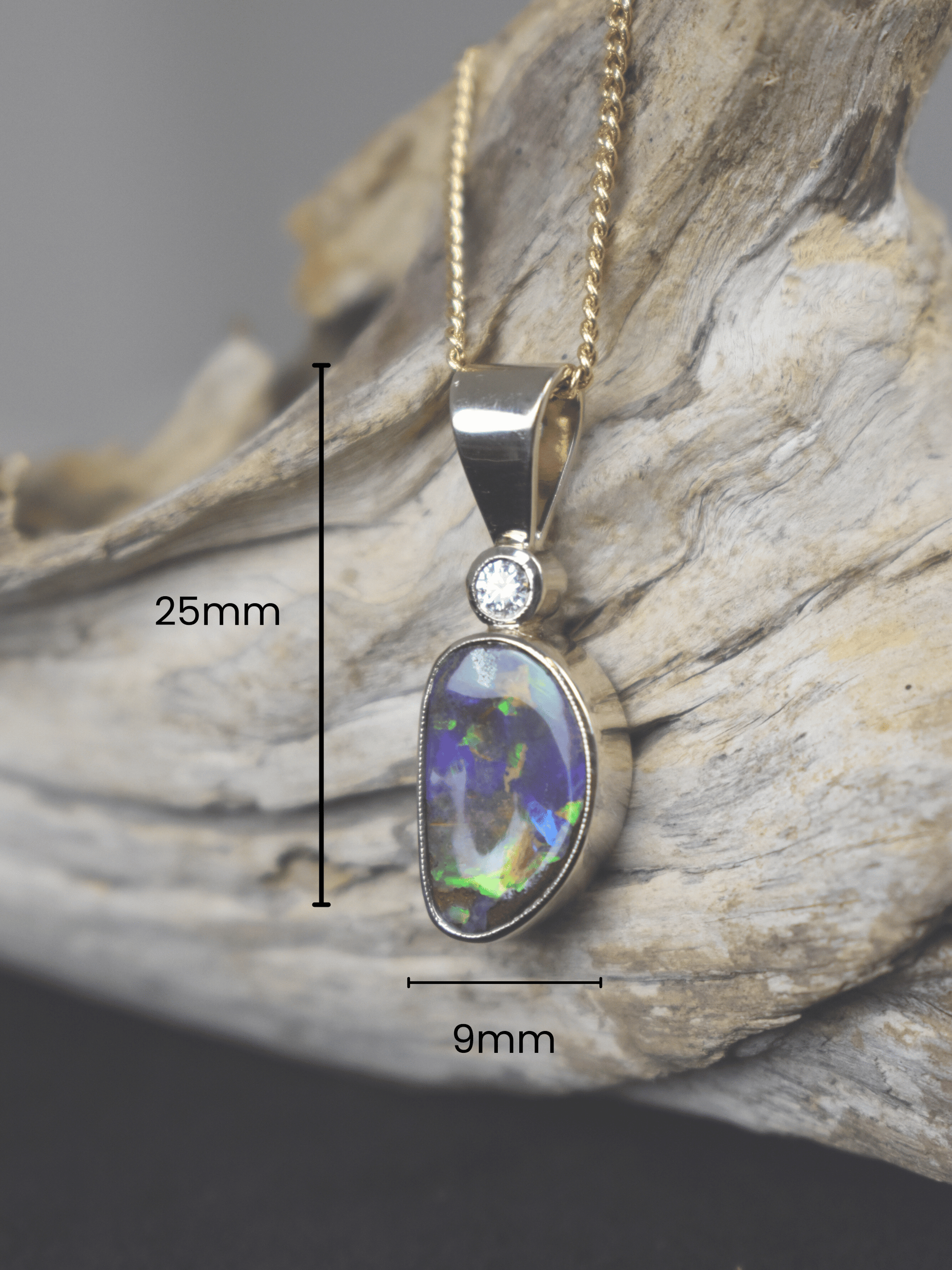 Harlequin Australian Boulder Opal Gold Pendant with diamond measurements