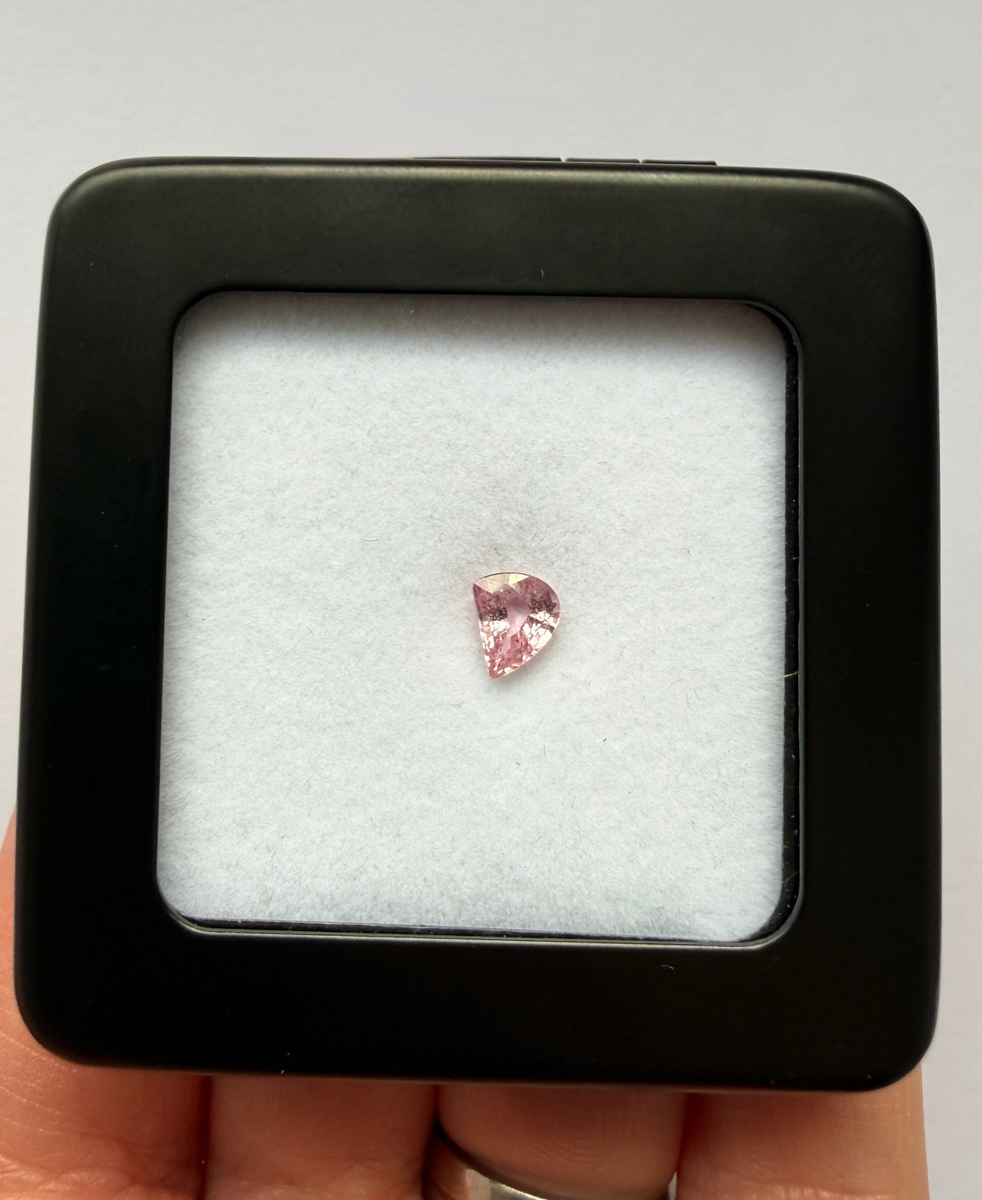 0.90ct Pink Ceylon Sapphire Fancy-pear-cut